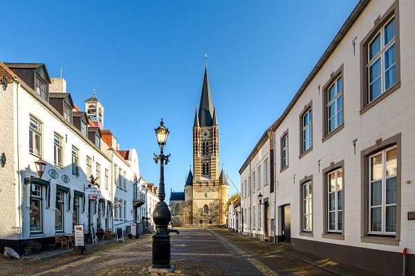 The mighty Abbey church towers high above it all